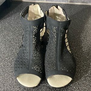 Jambu shoes- Size 10 black.  Slightly worn